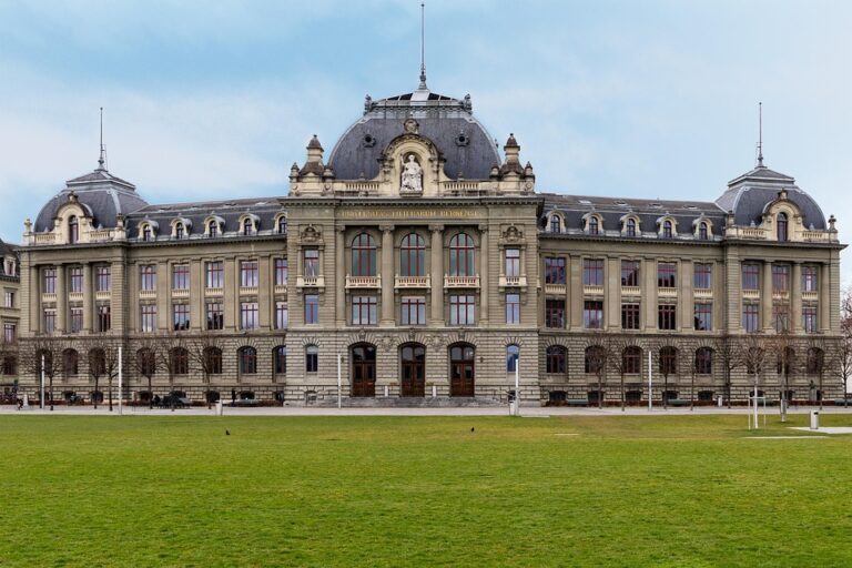 Dengan demikian, Universitas Pancasila merupakan salah satu institusi pendidikan tinggi yang patut diperhitungkan di Indonesia. Dengan komitmen untuk memberikan pendidikan yang berkualitas dan berorientasi pada pengembangan karakter, universitas ini terus berusaha untuk menjadi pusat pendidikan unggul yang mampu menghasilkan lulusan-lulusan yang berkompeten dan siap bersaing di dunia kerja.
